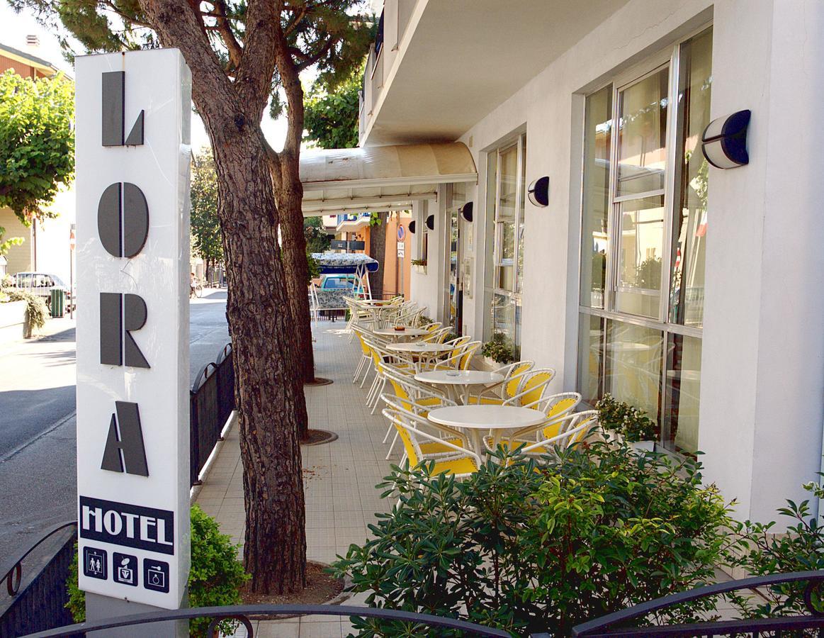 Hotel Lora Rimini Exteriör bild